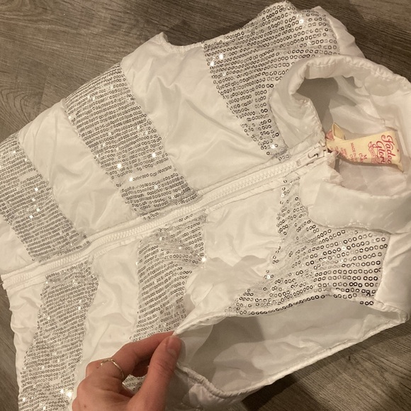 Shimmery Girls Girly Sparkling Shimmery Puffer Vest for Girls - Picture 4 of 5